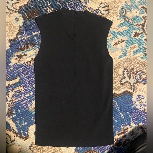Zara sleeveless top with chest cutout - Picture 5 of 5